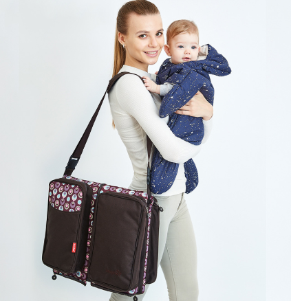 Portable Baby Crib and Large Capacity Mommy Bag
